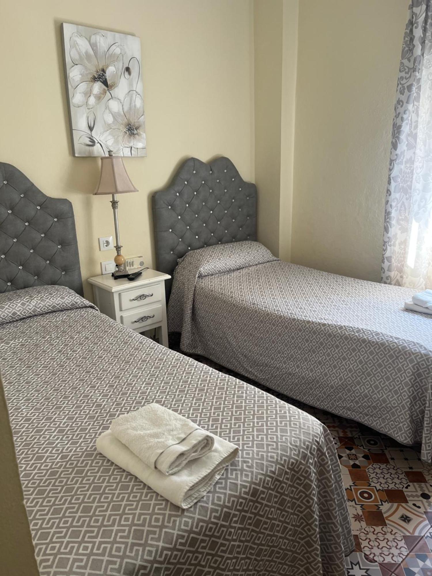Hostal Flor De Lis- Lojo Ξενοδοχείο Conil De La Frontera Εξωτερικό φωτογραφία